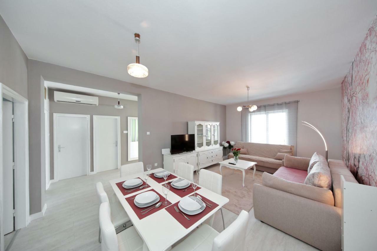 Hacienda Mia With Pool,bbq,free Parking * Zara